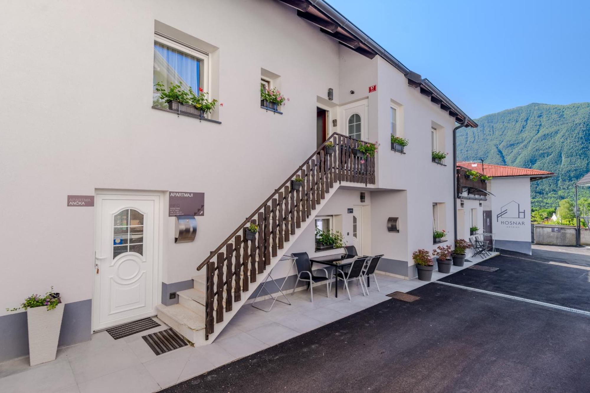 Hosnar, Apartma Time Out * Bovec